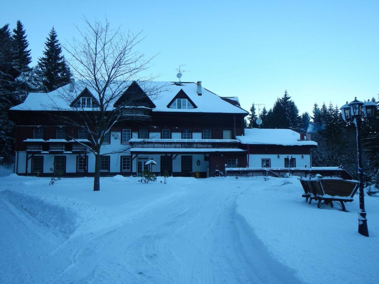 Hotel Lesni Zatisi Vojtechov Tisnov Zewnętrze zdjęcie